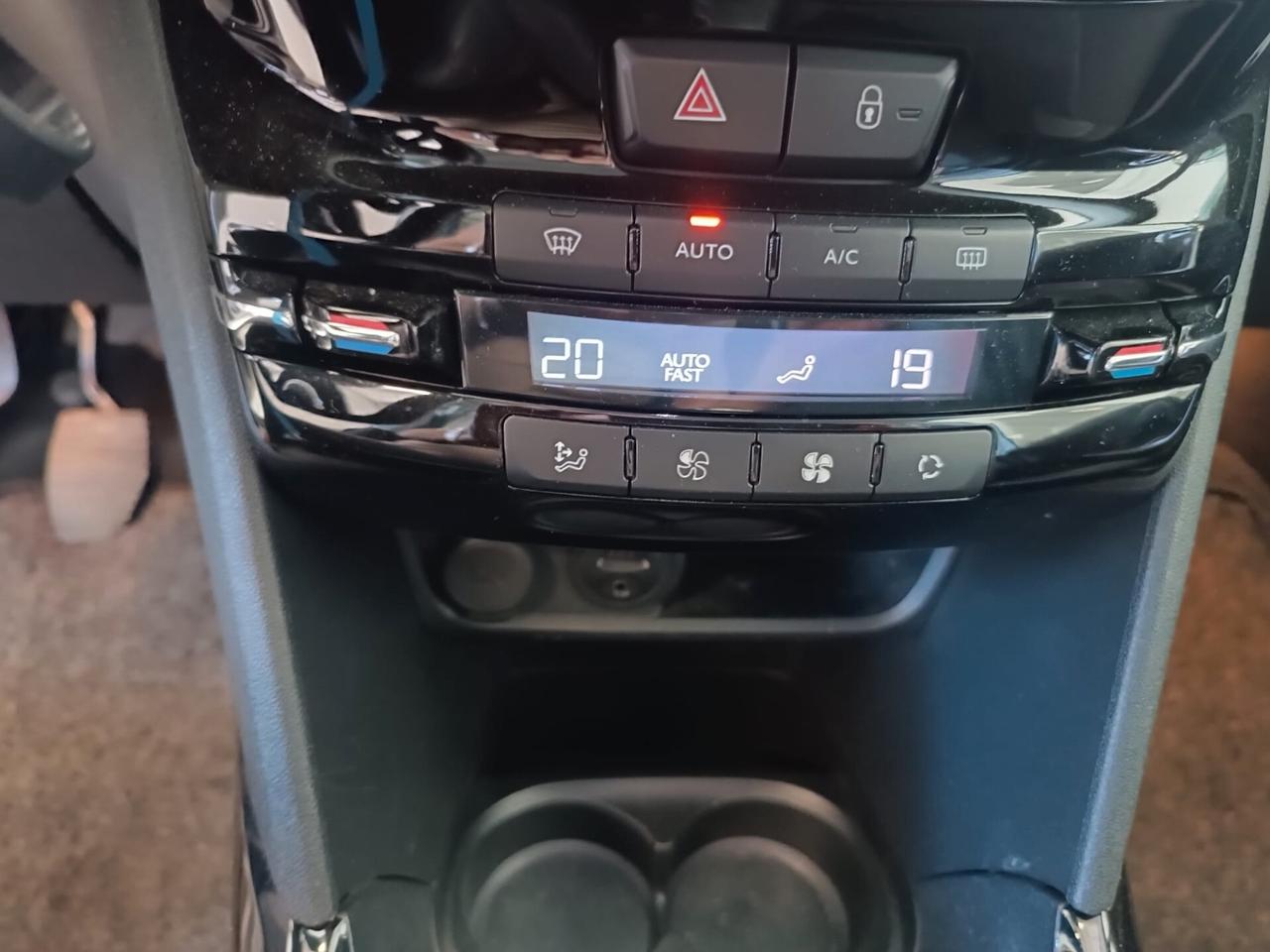 Peugeot 2008 BlueHDi 120 S&S Black Matt