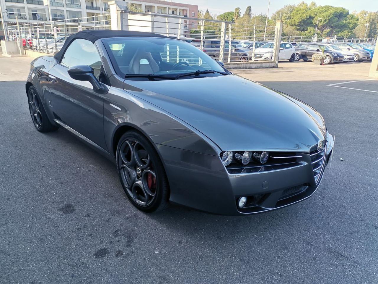 Alfa Romeo Spider 1750 TBi