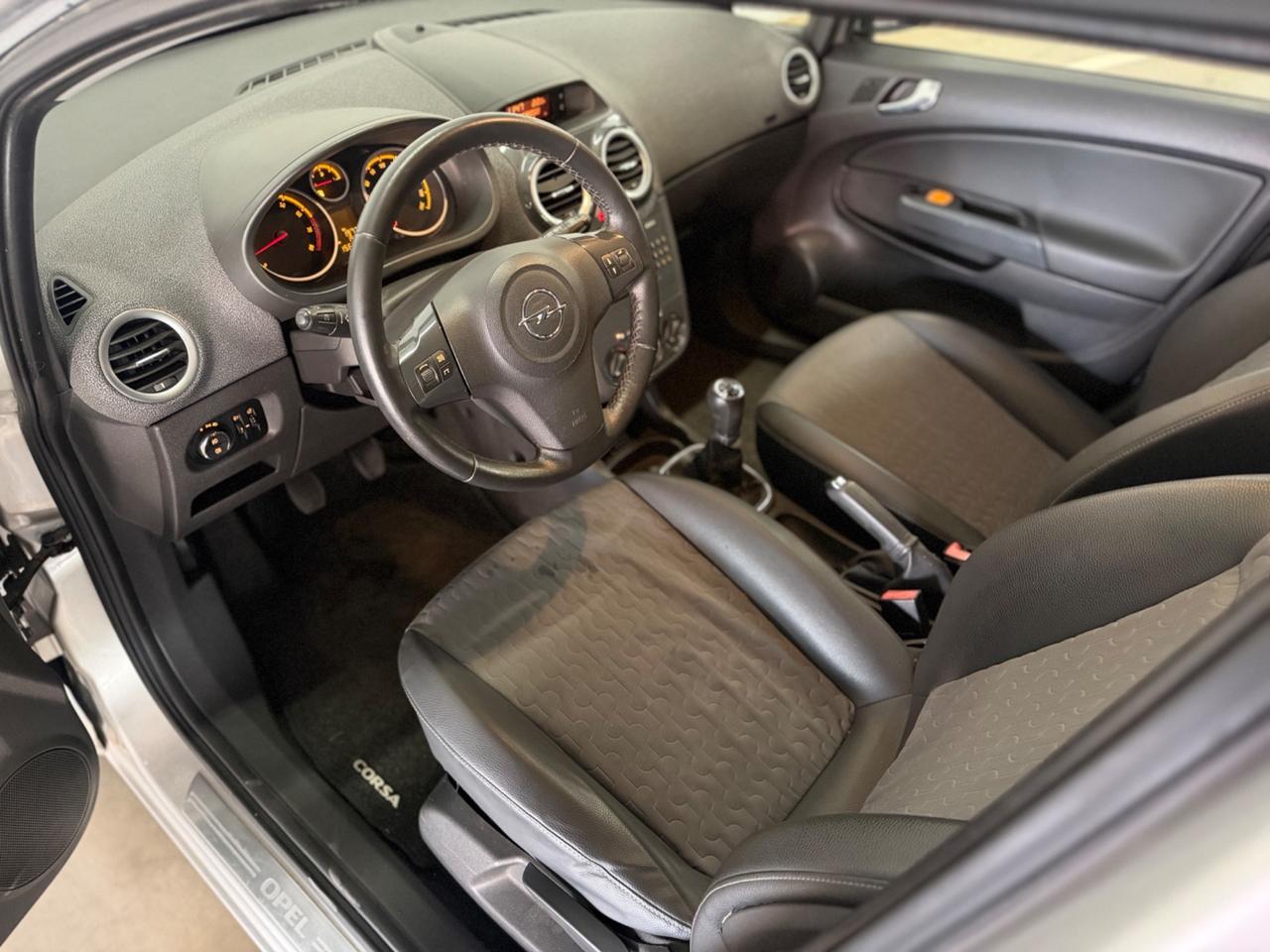 Opel Corsa 1.2 5 porte Club