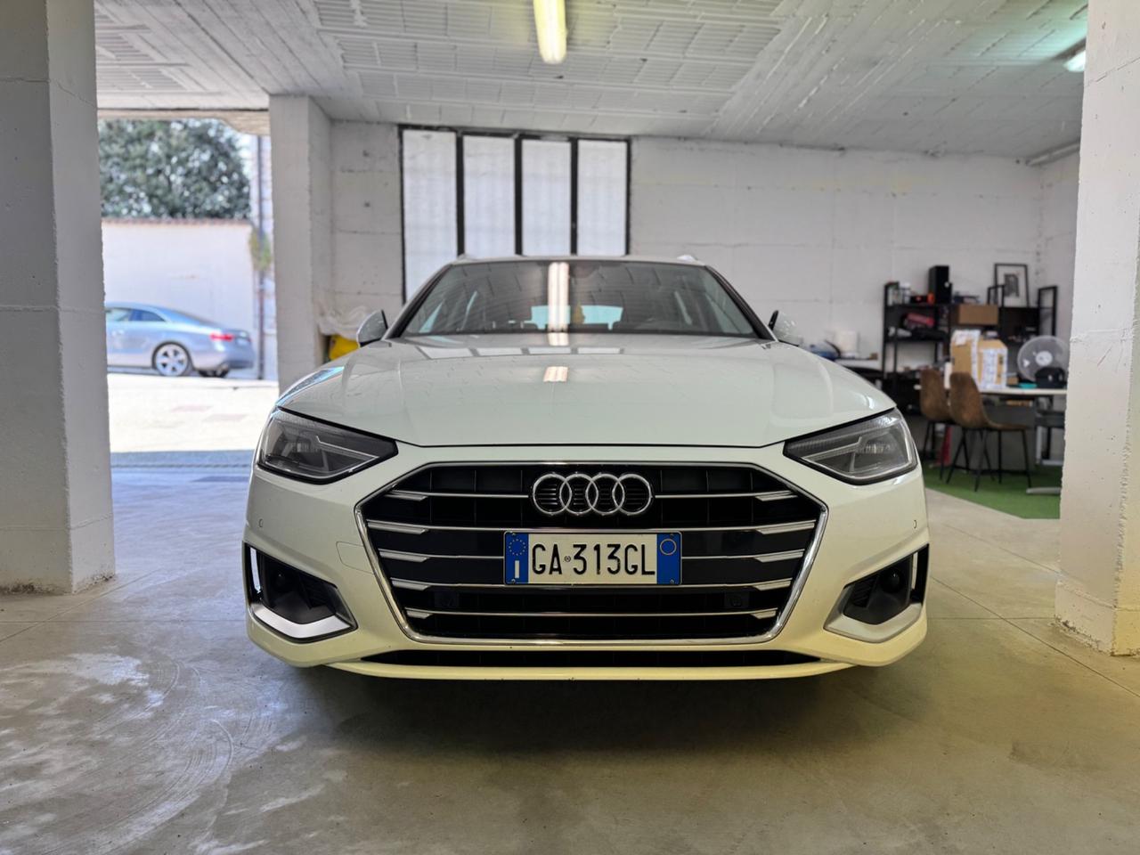 Audi A4 Avant 30 TDI/136 CV S tronic Business Advanced