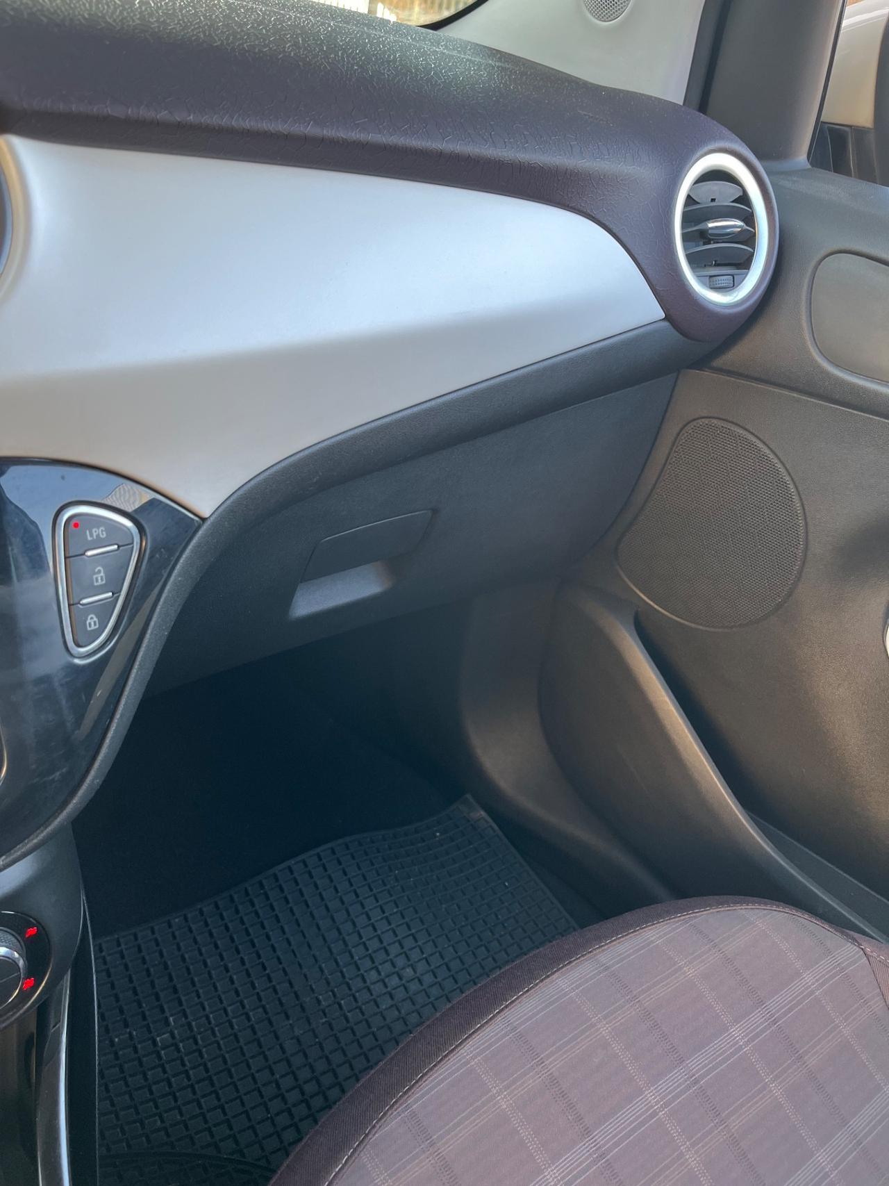 Opel Adam 1.4 87 CV GPL Tech Jam