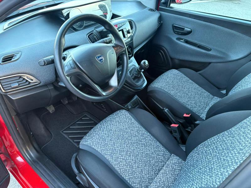 Lancia Ypsilon 5 Porte 1.0 hybrid Gold s&s 70cv ADATTA NEOPATENTATI