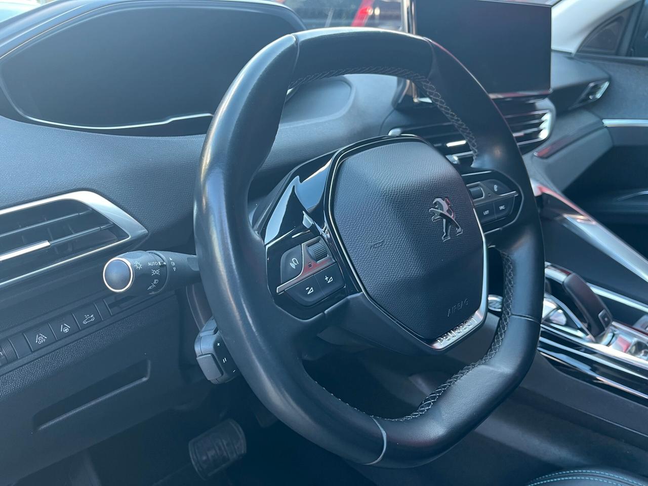 Peugeot 3008 1.5 bluehdi Allure Pack 130 cv