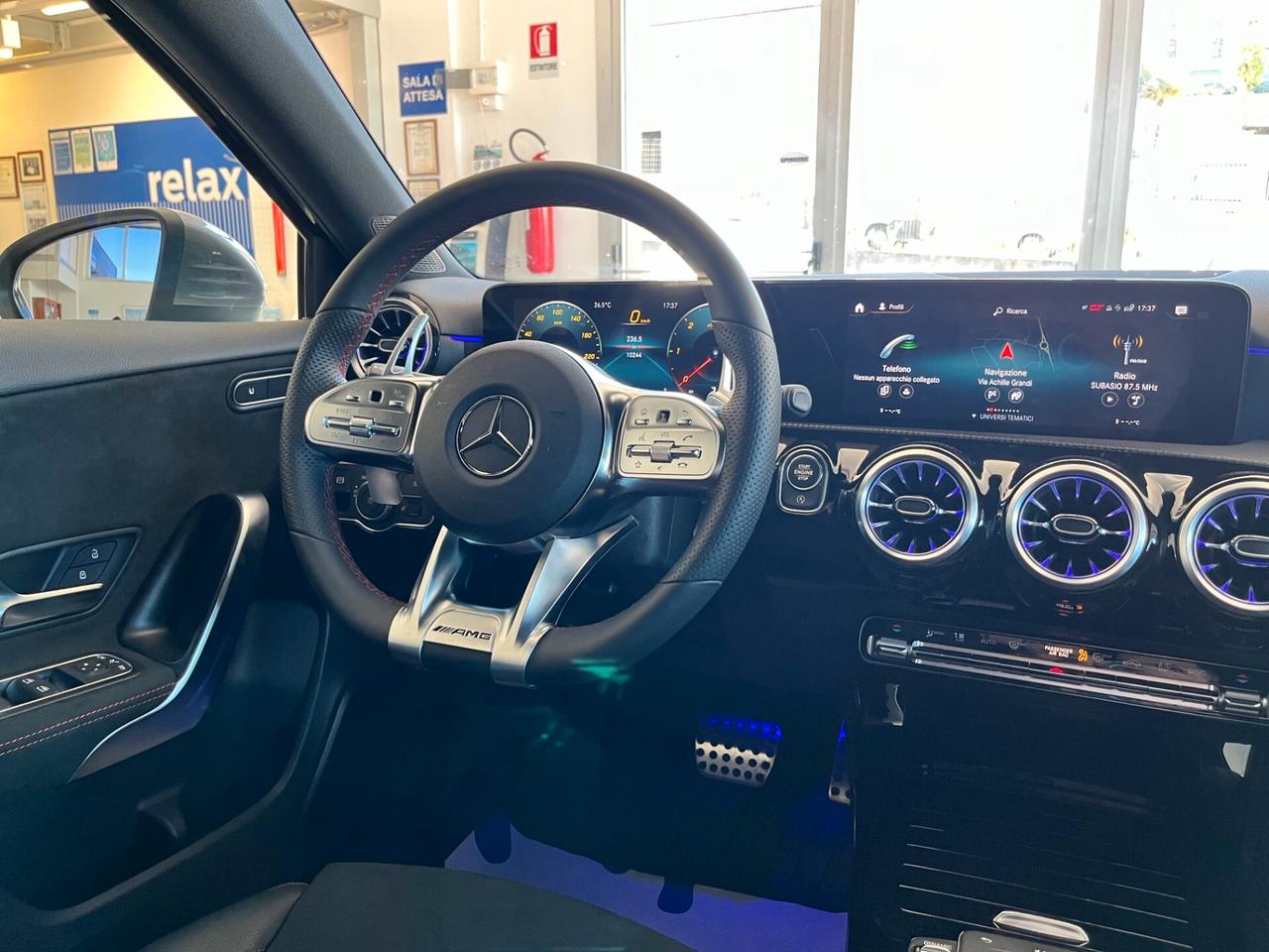 Mercedes-benz A 200 d Automatic Premium AMG Line