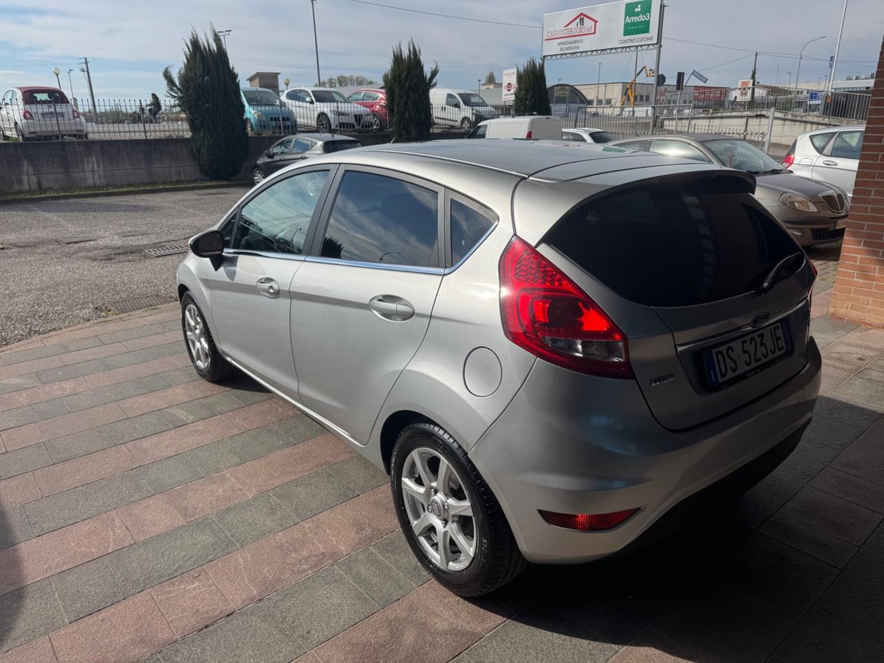 Ford Fiesta 1.4 TDCi 68CV 5 porte Titanium