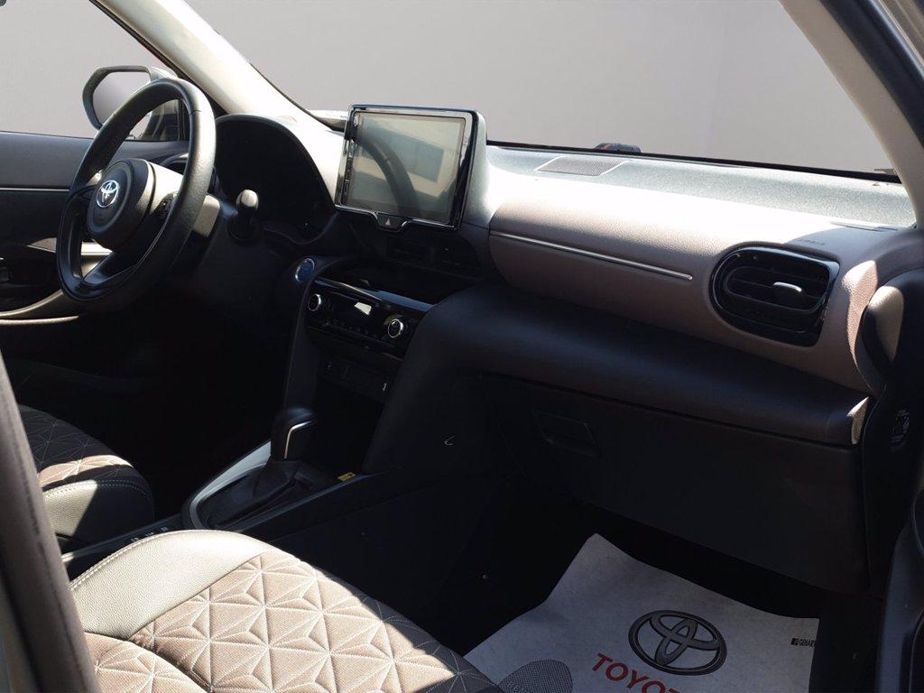 TOYOTA Yaris cross 1.5h lounge fwd 116cv e-cvt del 2023