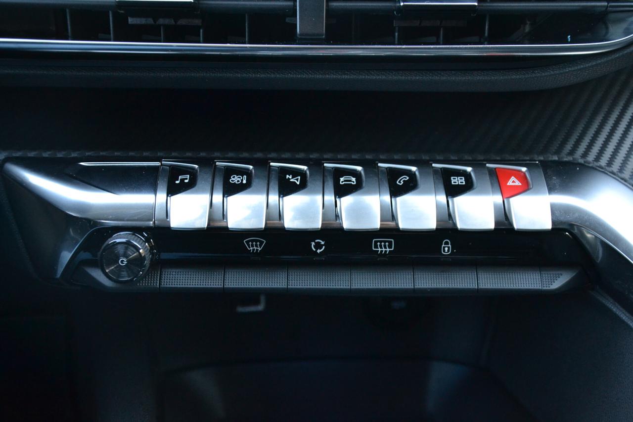 Peugeot 5008 1.5 HDi 130CV 7POSTI AUT.+NAV+LED+RCAM+PELLE+PDC