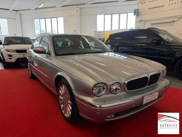 JAGUAR - XJ8 4.2 V8 298cv