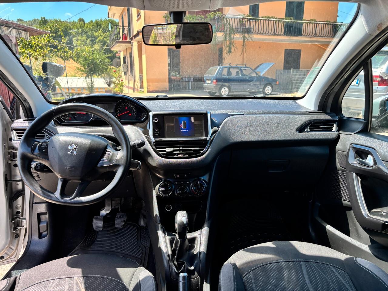 Peugeot 208 1.4 HDi 68 CV 5 porte Allure