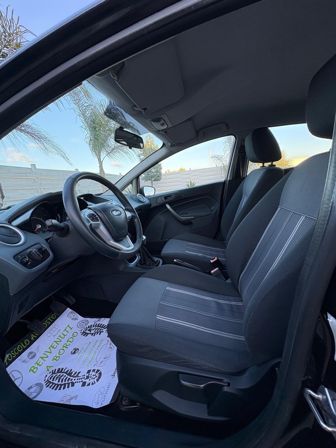 Ford Fiesta 1.2 benzina 5p. Tagliando e distribuzione eseguiti