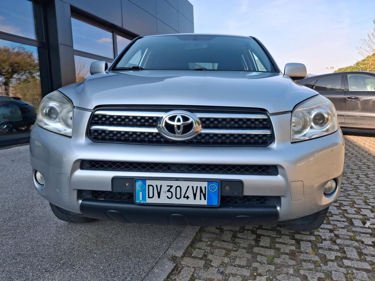 Toyota RAV4-2.2 D-4D 136 CV. Sol*GANCIO TRAINO*