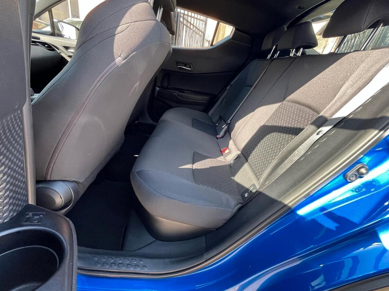 Toyota C-HR 1.8 Hybrid E-CVT Business