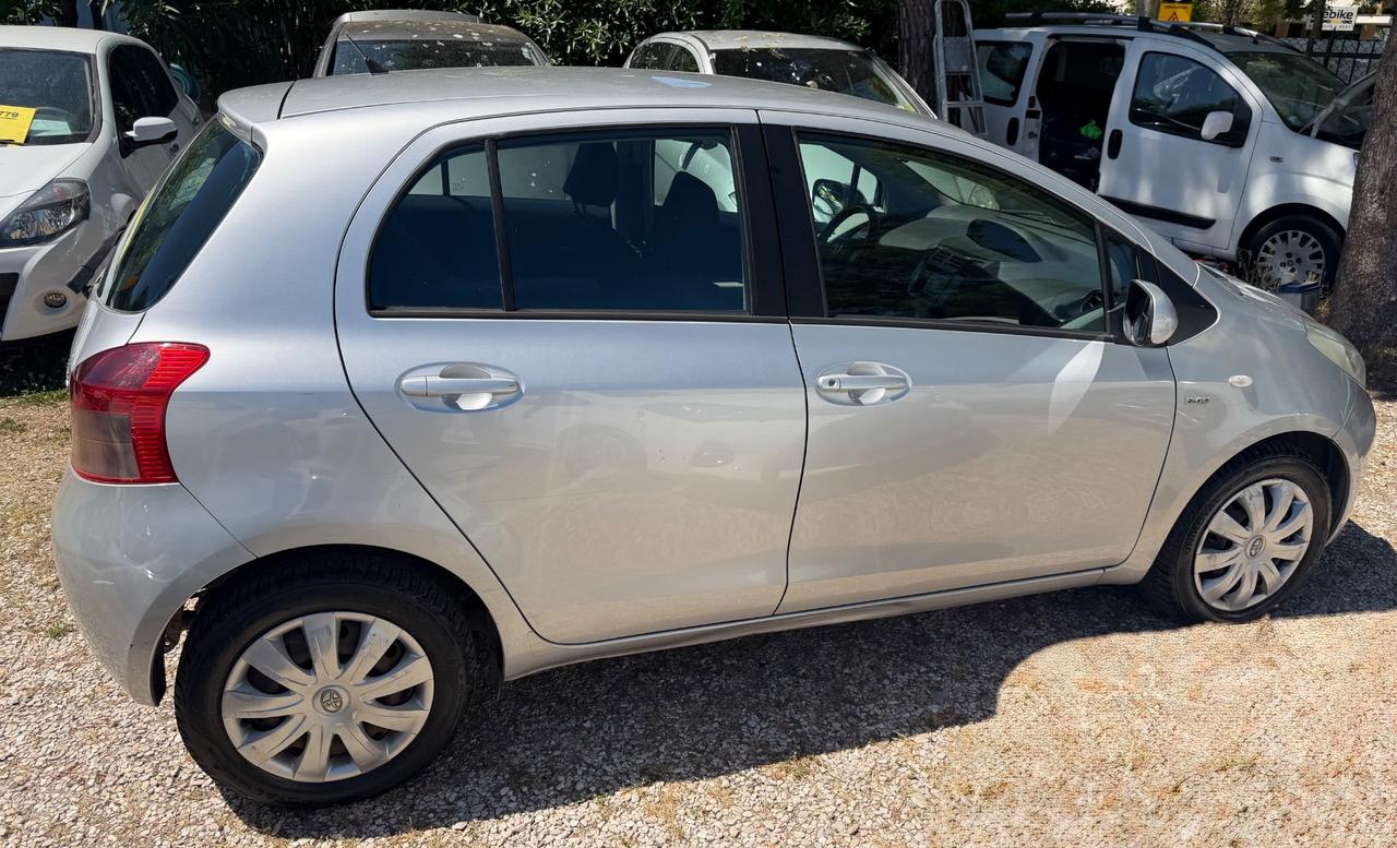 Toyota Yaris 1.4 D-4D 5 porte Navi