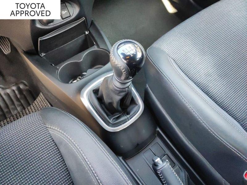 Toyota Yaris 5P 1.5 LOUNGE