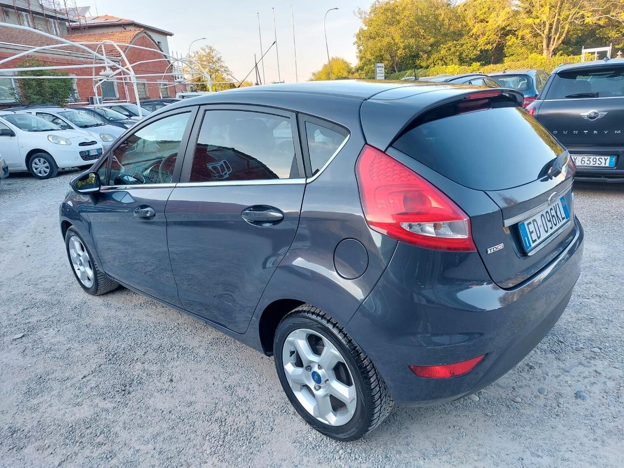 Ford Fiesta 1.4 TDCi 5p. Titanium OK NEOPATENTATI