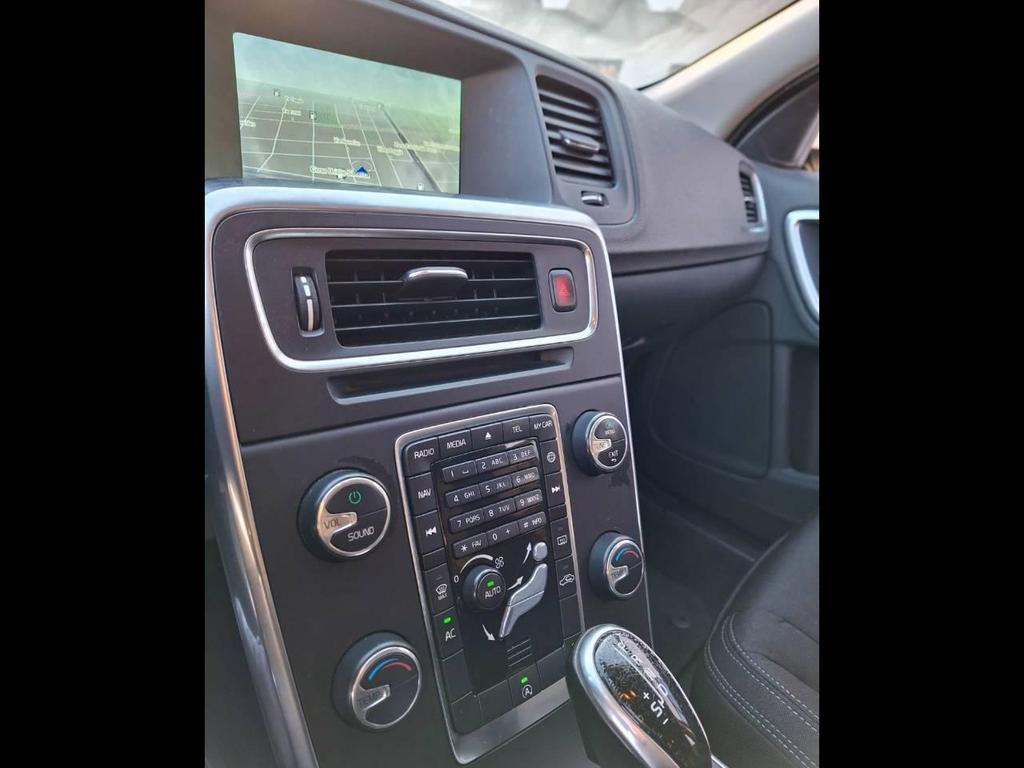 Volvo V60 2.0 D3 Momentum Geartronic