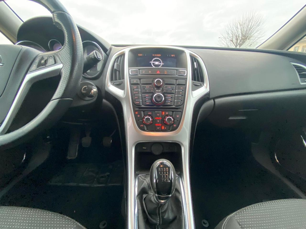 Opel Astra SPORTS TOURER