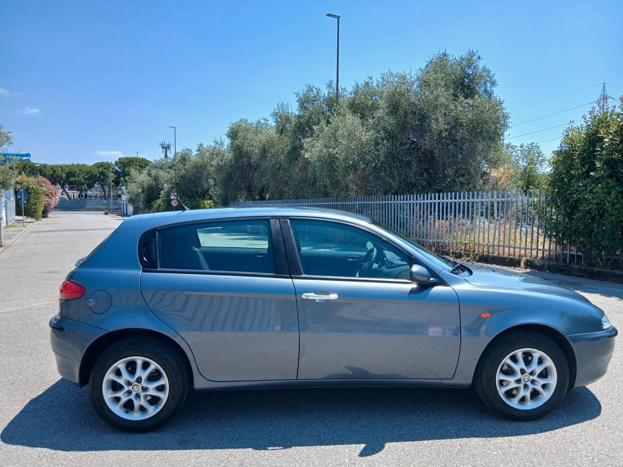 Alfa Romeo 147 1.6i 16V Twin Spark cat 5p. Progression