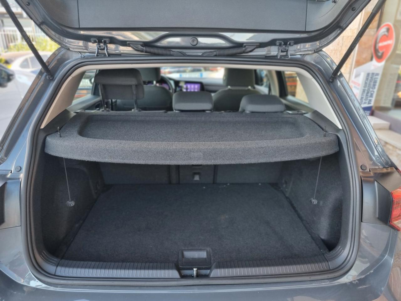 Volkswagen Golf VIII 2020 1.0 etsi evo Life 110cv dsg