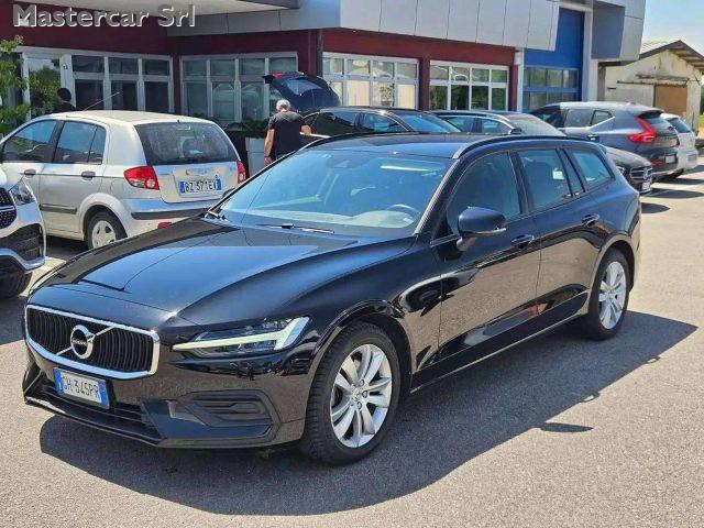 VOLVO V60 V60 2.0 b3 Momentum N1 auto 7m - GH345PR