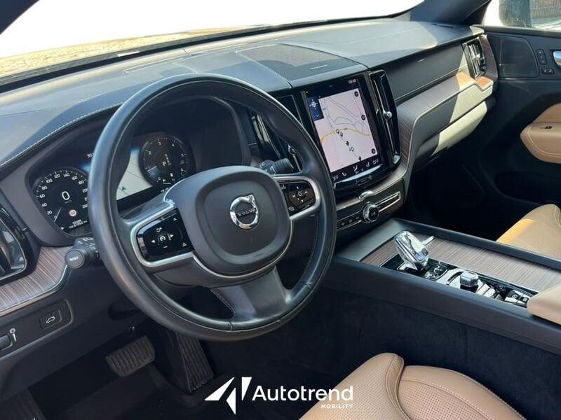 Volvo XC60 B5 235+14 CV AWD Mild Hybrid Diesel Automatico Inscription