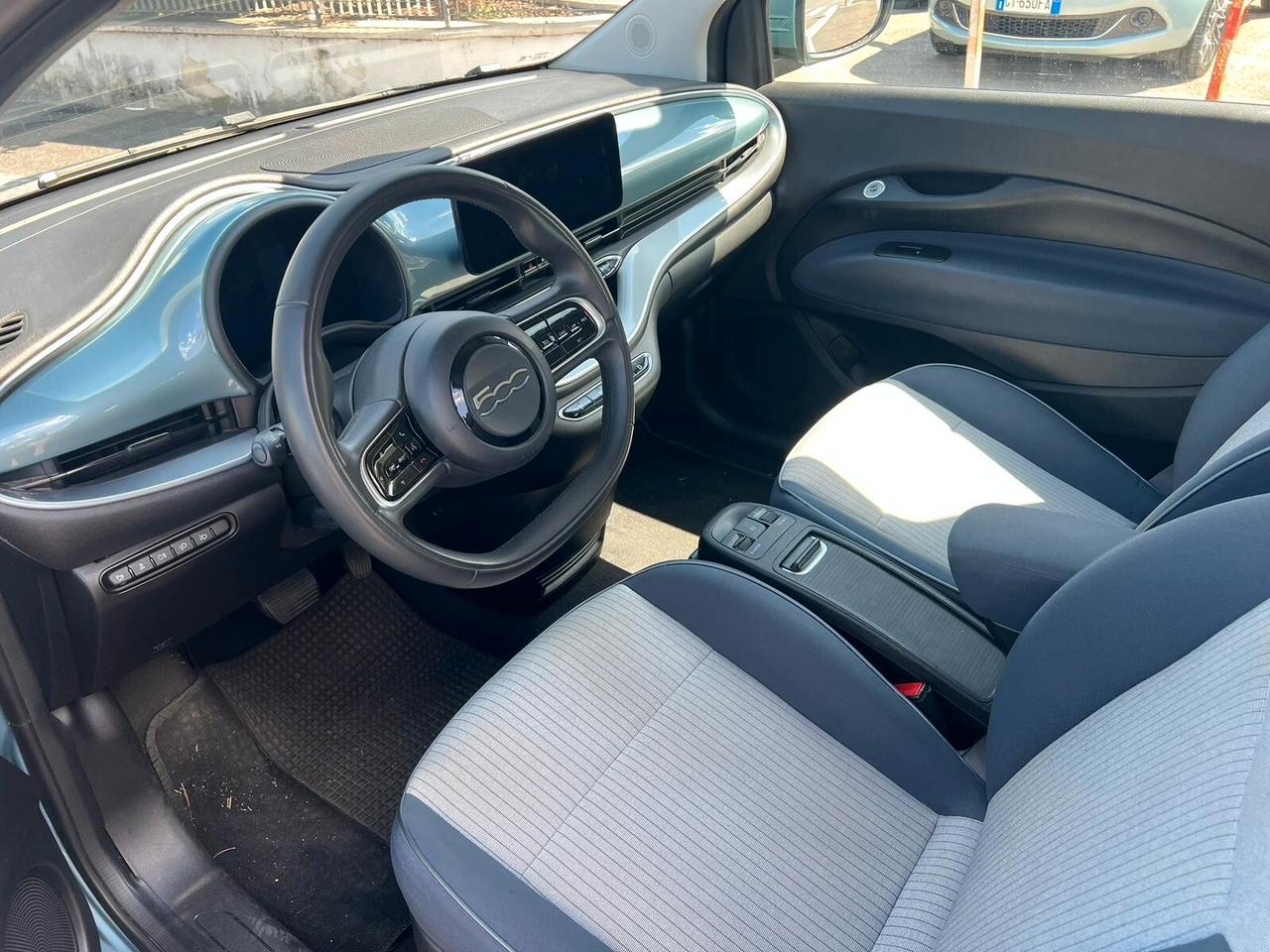 Fiat 500 500e Berlina 42 kWh La Prima
