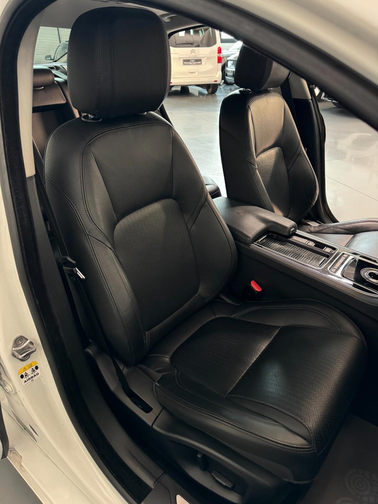 Jaguar XF 2.0cc 180cv Automatica Navigatore Finanziabile