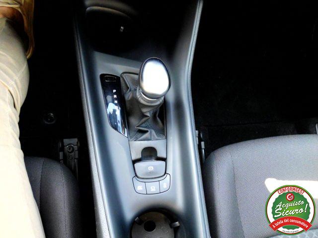 TOYOTA C-HR 1.8 Hybrid E-CVT Business