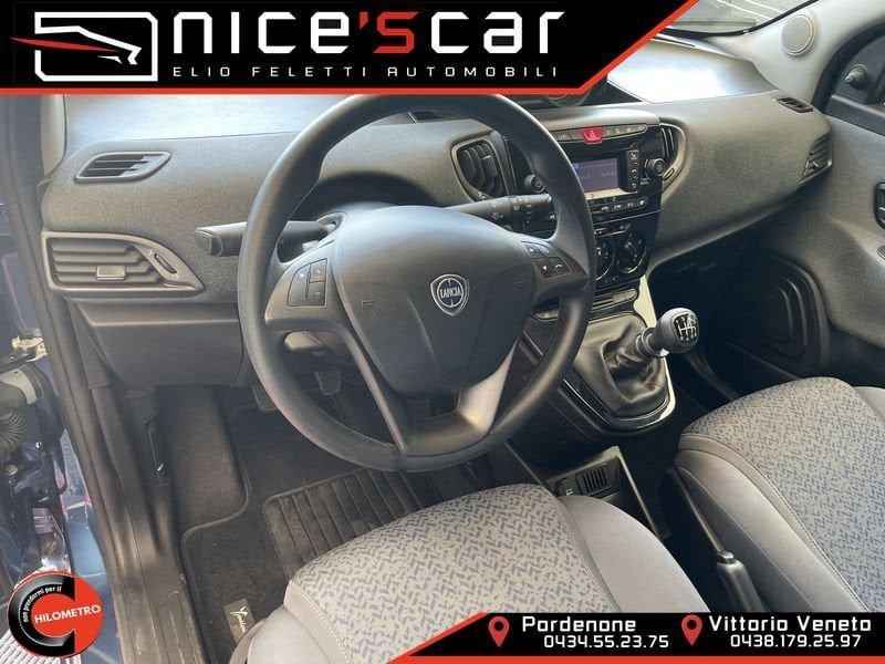 Lancia Ypsilon 1.0 FireFly 5 porte S&S Hybrid Ecochic Silver