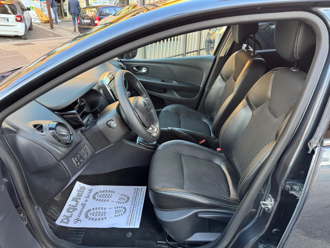 Renault Clio TCe 12V90 CV 5 porte Moschino