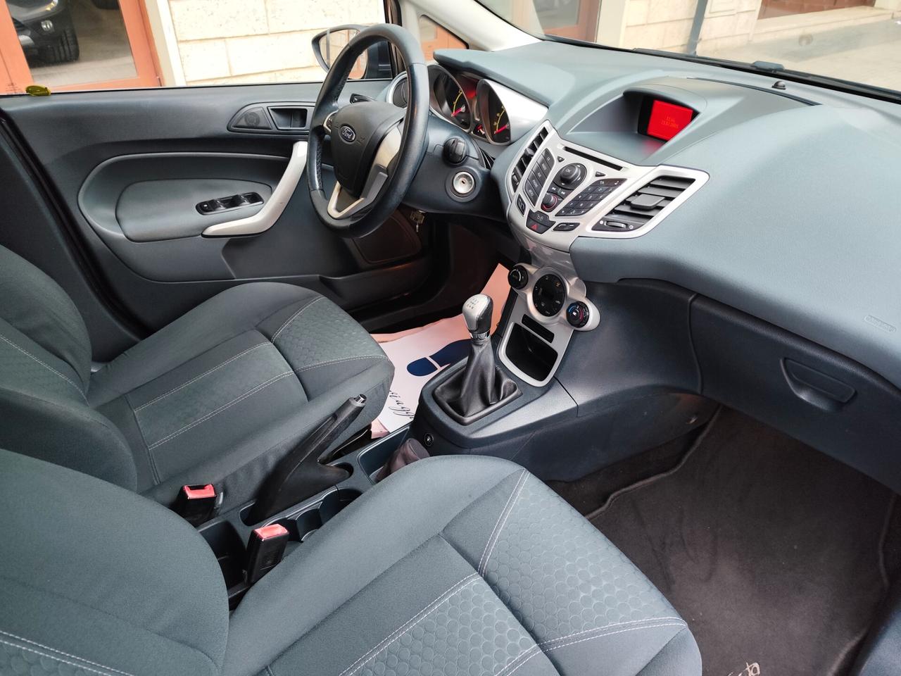 Ford Fiesta 1.4 5 porte Bz.- GPL Titanium