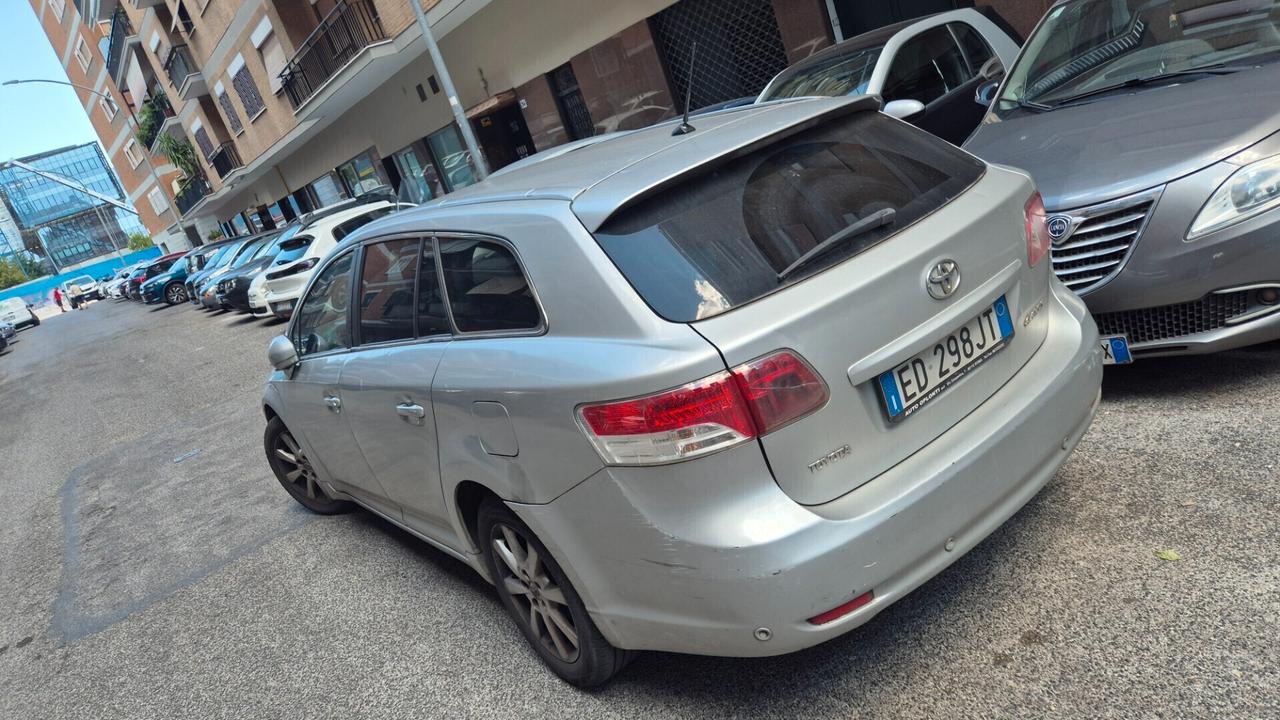 Toyota Avensis 2.2 D-4D Wagon Sol Plus