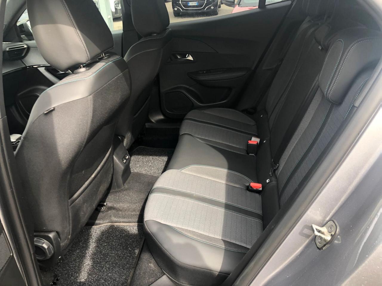 Peugeot 2008 BlueHDi 130 S&S EAT8 Allure Pack
