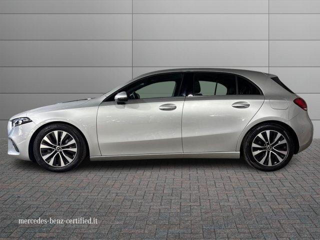 MERCEDES-BENZ A 180 Automatic Business Extra