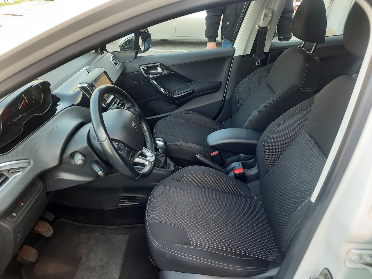 Peugeot 208 PureTech 82 5 porte Allure