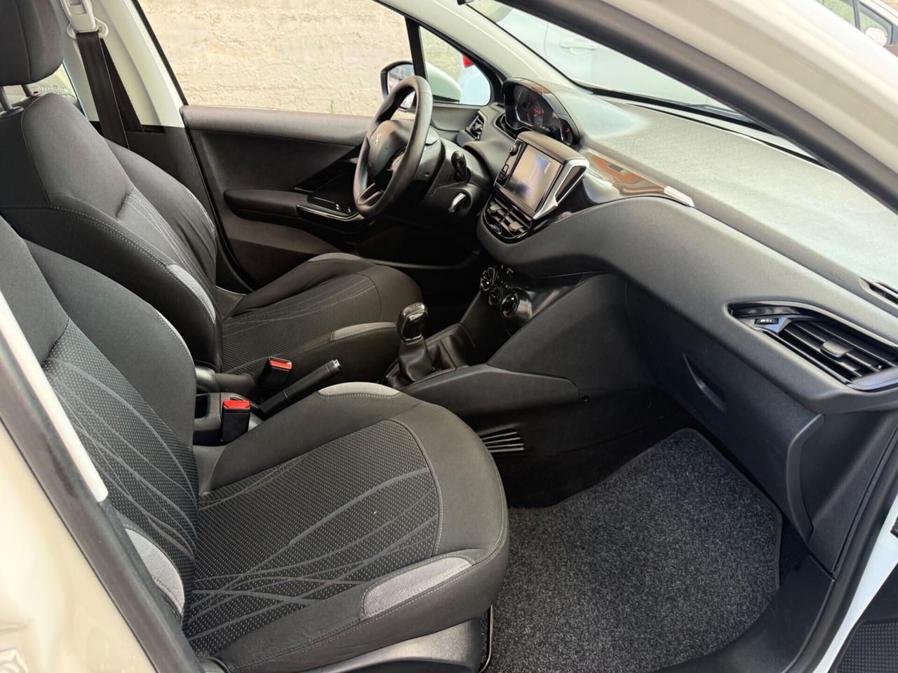Peugeot 208 1.2benzina 5 porte - 2013