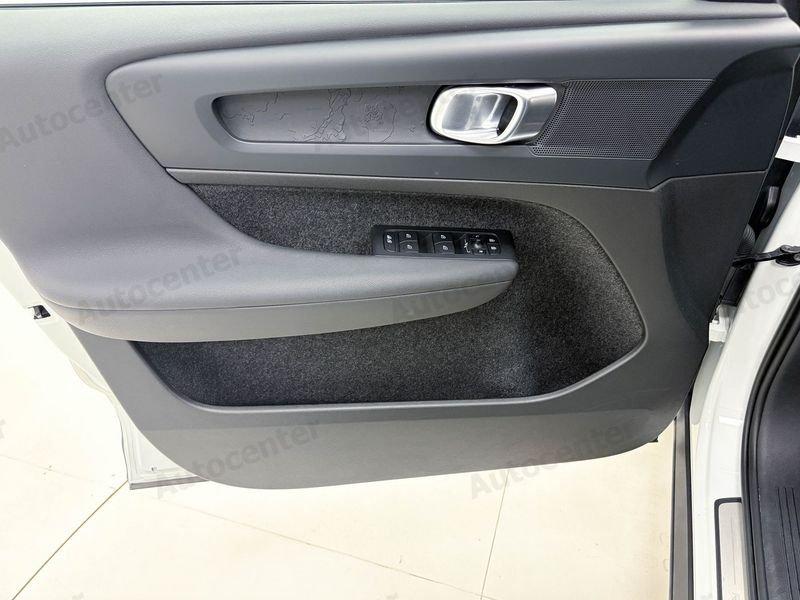 Volvo XC40 XC40 RECHARGE PURE ELETRIC SINGLE MOTOR FWD CORE N1 **AUTOCARRO SENZA GRIGLIA**
