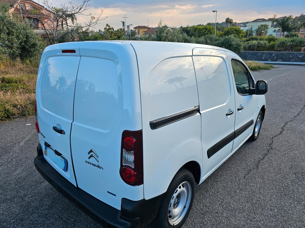 Berlingo 3 posti ,full