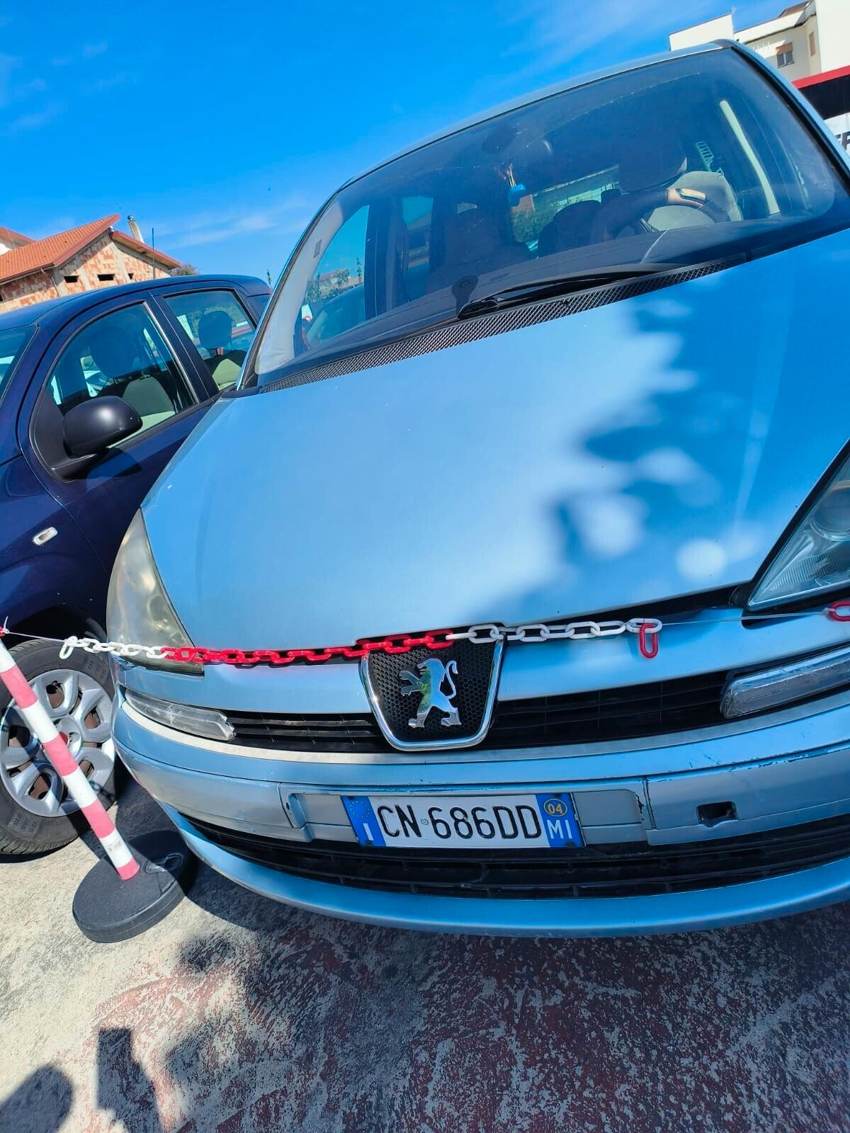 Peugeot 807 2.2 HDi FAP SV
