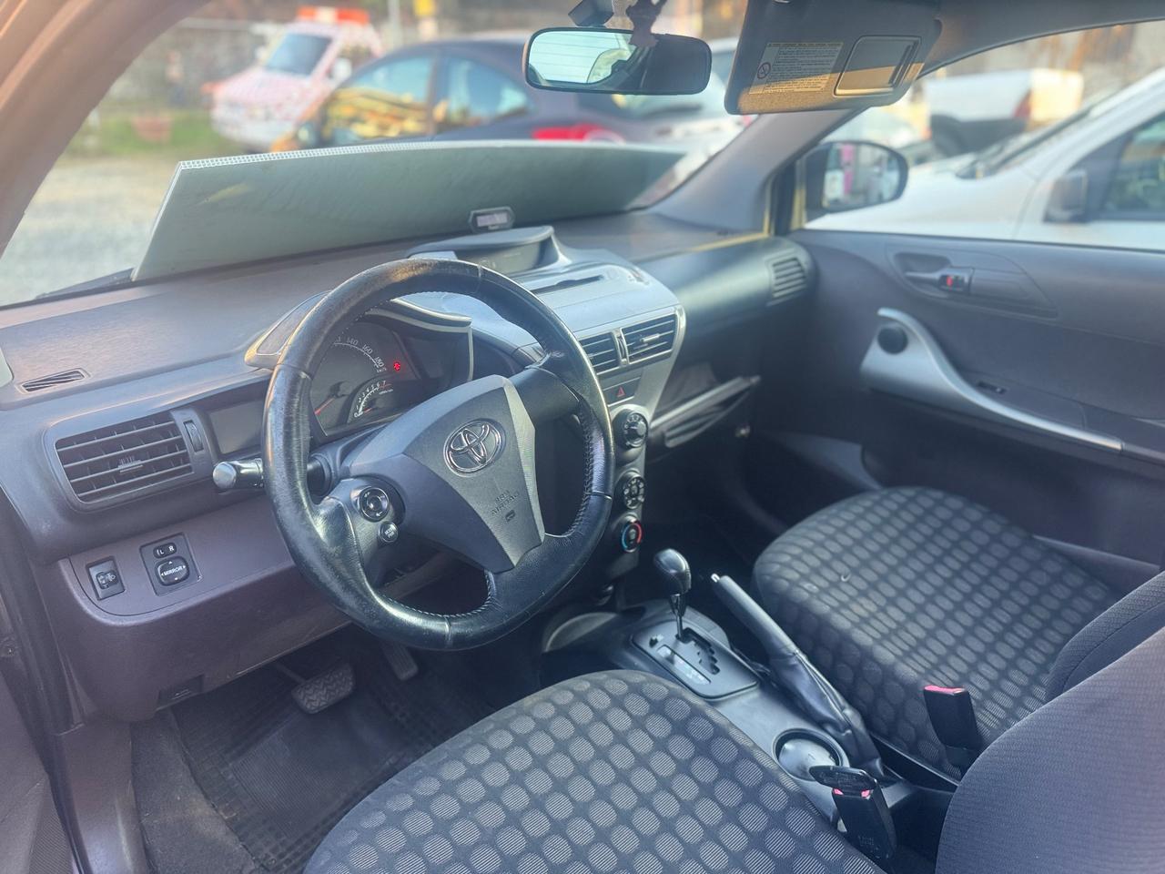 Toyota iQ 1.0 benzina automatica 4 posti