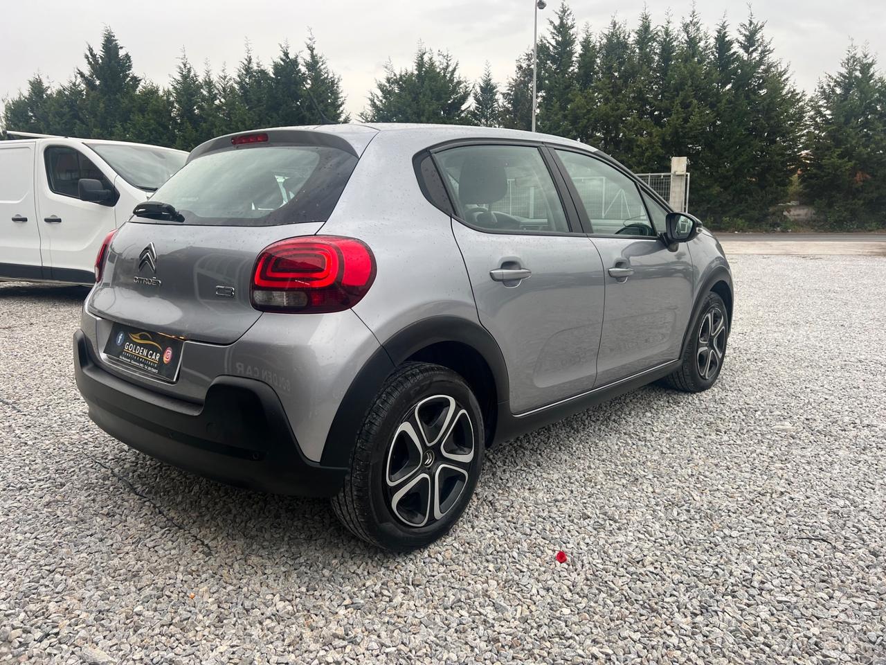 Citroen C3 82 Shine adatta a neopatentati