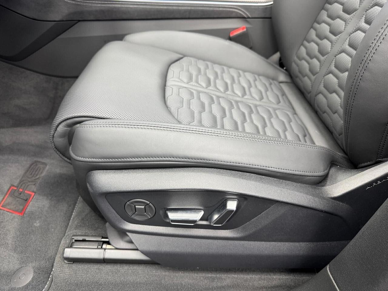 Audi Q8 RS TFSI V8 quattro tiptronic Performance (570)