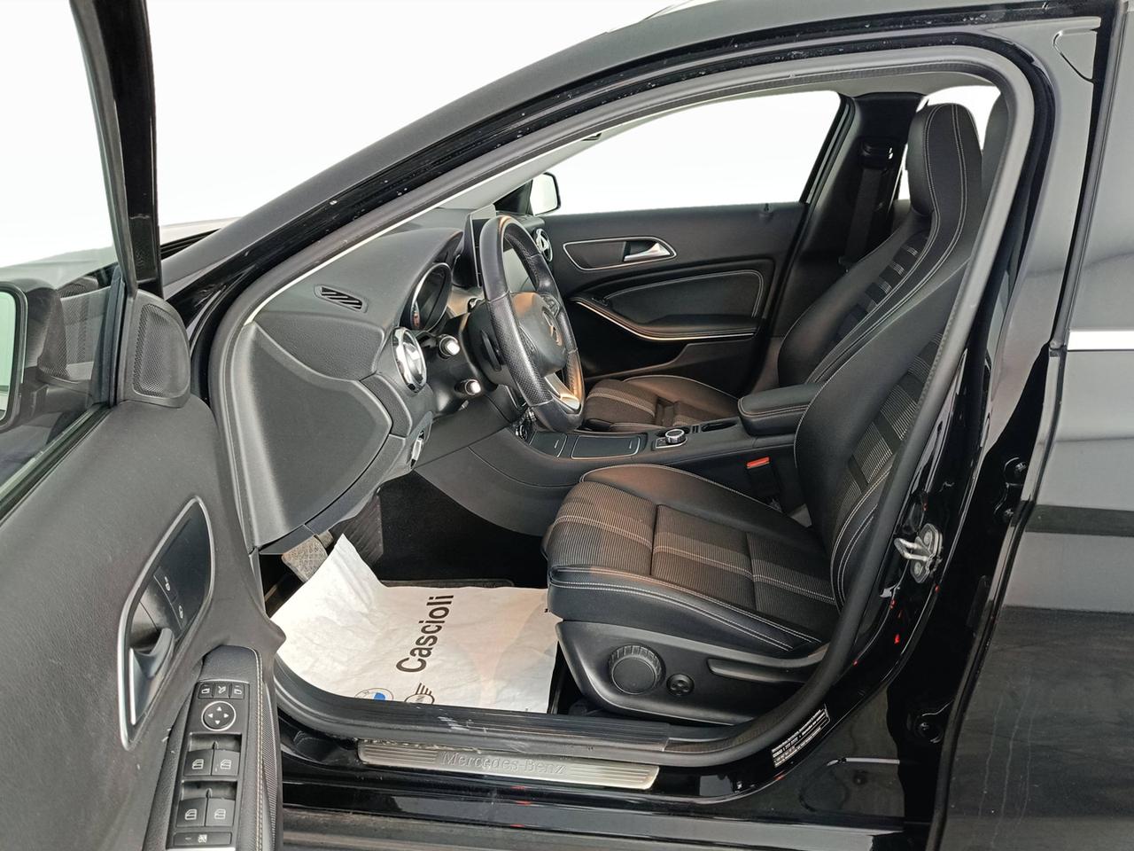 Mercedes-Benz GLA-X156 2017 - GLA 180 Sport