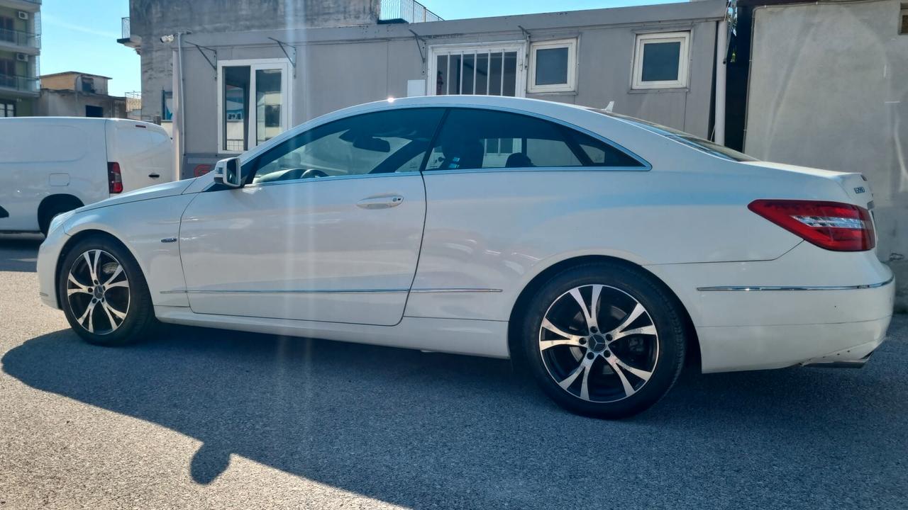 Mercedes-benz E 220 CDI Coupé BlueEFFICIENCY