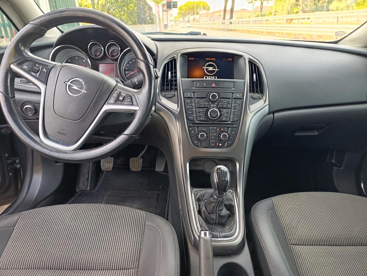 Opel Astra 1.7 CDTI Sports Tourer Cosmo 2011