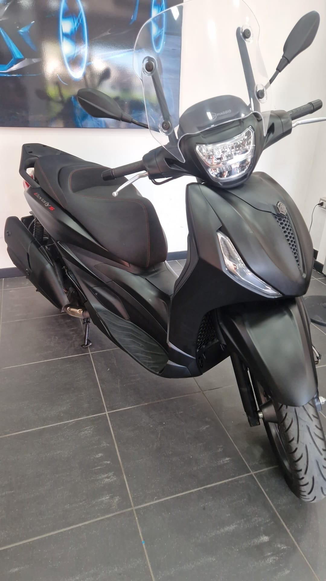Piaggio Beverly 400 sport