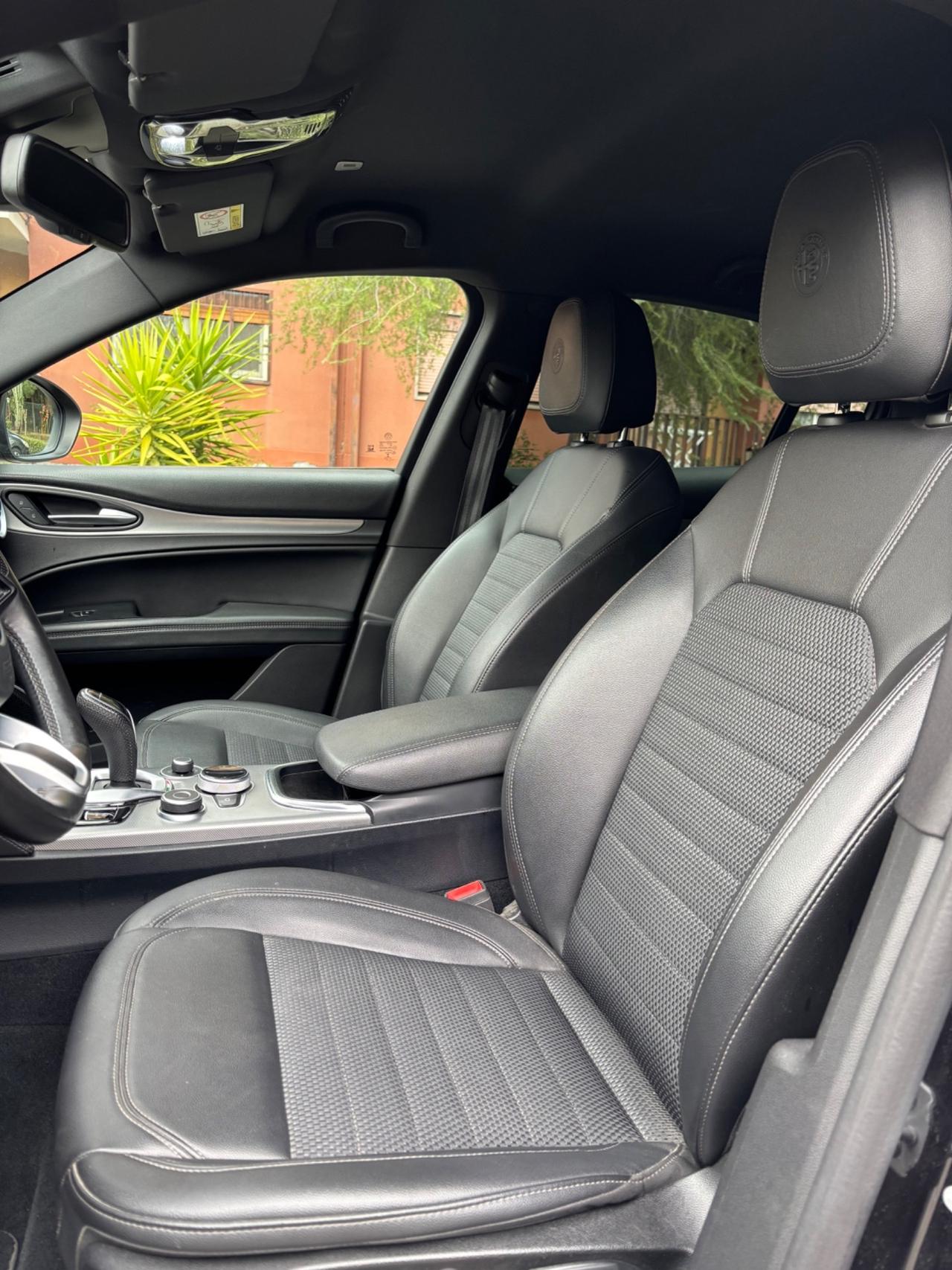 Alfa Romeo Stelvio 2.2 190 CV Executive 2022 total black