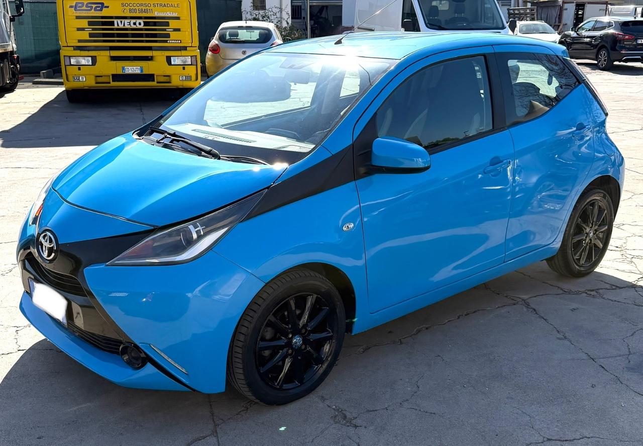 Toyota Aygo 1.0 VVT-i 69 CV 5 porte x-cool