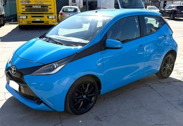 Toyota Aygo 1.0 VVT-i 69 CV 5 porte x-cool