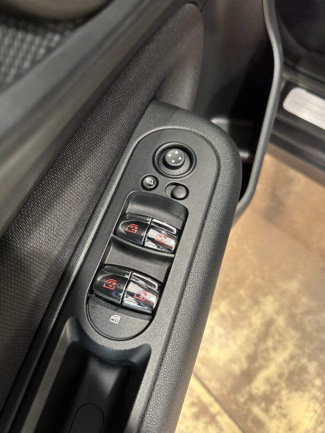 MINI Clubman 1.5 One D Business Auto - LED - 17" -Carplay - IVA